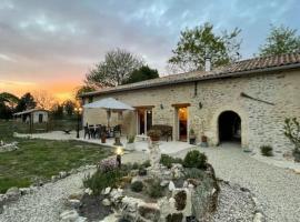 Gite spacieux - 3 chambres - Calme et charmant，位于Cubnezais的酒店