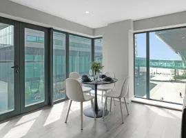 Luxury Dockside Apartment