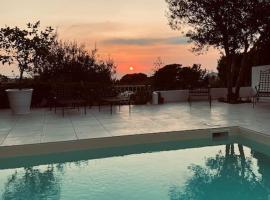 Villa in Caprile for6 people by Capri-Property，位于阿纳卡普里的酒店