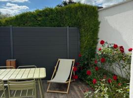 Maison des Larris - proche A&eacute;roport - navette Gare，位于博韦的乡村别墅