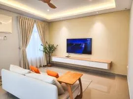 Ayera Residence Muji X Near Permas X Staycation 4BR4B #12 pax by Cowidea