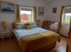 Pet friendly Sea side house in Connemara，位于克利夫登的酒店