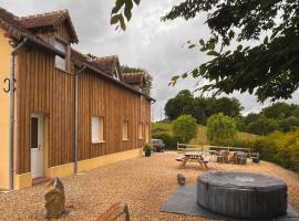 La Maison du Perche avec Jacuzzi，位于Saint-Martin-des-Pézérits的酒店
