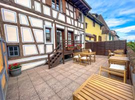 La Maison Bleue - Historic House in the Heart of Riquewihr，位于利克维的酒店