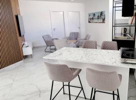 Deluxe Apartment in Ramat Gan Next to Sheba Hospital，位于拉马特甘的酒店