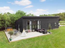 Amazing Home In Væggerløse With Kitchen，位于博托比的酒店