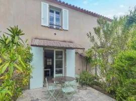 Amazing Home In Saint-Laurent-De-La-Cabrerisse