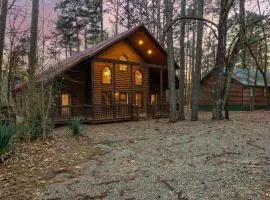 Sleeps 10 - Hot Tub, Loft, Games, Firepit and Grill