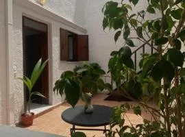 Isola Studio 1