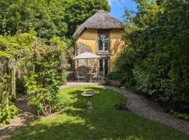 Raleigh Cottage - Thatched one bedroom cottage