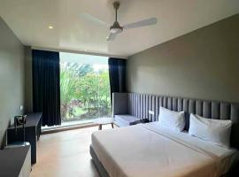 The Democracy Hotel & Resorts，位于纳西克的酒店