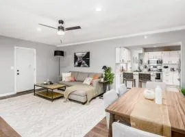 The Gahanna Cabana Hot Tub 5BR