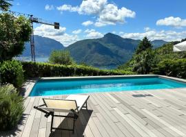Villa Martino pool and lake view，位于卢加诺的别墅
