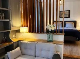 Grand Studio Ceo Bauer, en plein centre de Sainte-Mère-Eglise pour 2 pers