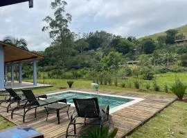 Maravilhoso sítio com piscina e churrasqueira