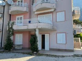 Villa Inoma，位于马卡尔斯卡的酒店