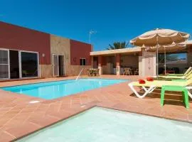 Villa Los Azules with pool and jacuzzi