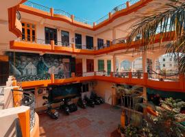 Live Free Hostel Rishikesh，位于瑞诗凯诗的酒店