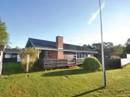 Three-Bedroom Holiday Home In Grenaa