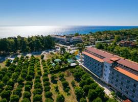 Grand Hotel Derin-All Inclusive，位于贝尔迪比的酒店