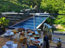 Moulin de Joumard, Gîte de charme 4 personnes LE VANNOIR，位于Aubazat的酒店
