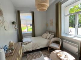 Cozy BOHO room in Trakai Old town，位于特拉凯的酒店