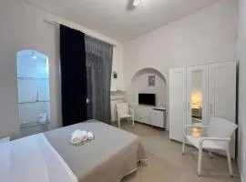 KiMia Home, Near Airport & station