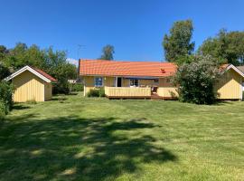 Trevligt fritidshus med allt vad Bohuslän erbjuder，位于弗加尔巴卡的酒店