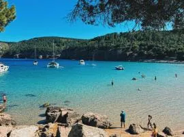 CAN ROMY APPARTEMENT T3 B - à 20m de la plage de Cala Montgo