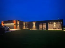 Bright, Quiet, Comfortable Room In A Luxury Home