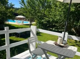 La Colline de Tilleul - Les Deux Puits - Cosy Cottage with swimming pool near Aubeterre