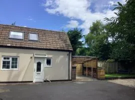 Selfcatering Coach House New Forest Dog Friendly