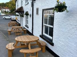 The White Swan Hotel，位于亨曼比的酒店