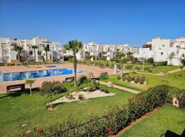 La bellevue -Marina saidia-，位于萨伊迪耶的带泳池的酒店