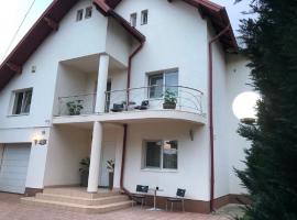 Lilu House，位于坎皮纳的酒店