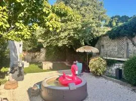 La Maison de la fontaine - Jardin et jacuzzi