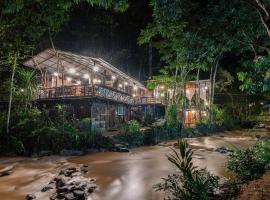 บ้านระเบียงน้ำ แม่แมะ，位于清道的酒店