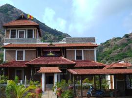 Muthunandhini Palace，位于Suchindram的酒店