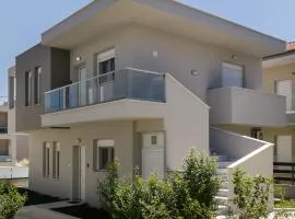 Nikiti Sik Luxury Apartments by halu!