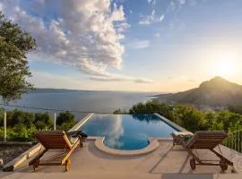 Villa Favola Omis with an unique sea view