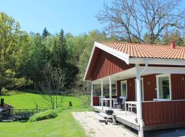 Fårgården Åsebol Vandrahem，位于Gårdsjö的酒店