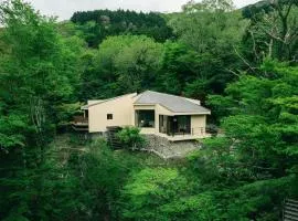 AKNOT hakone 大涌谷を望むモダニズム建築 東京から90分