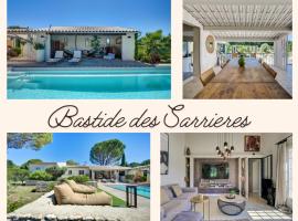 Bastide des Sarrières à -d'1 km de Lourmarin - Piscine chauffée, cuisine d'été, pool house, sauna，位于卢马罕的酒店