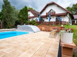 Penzion Karlov，位于Karlov的带泳池的酒店