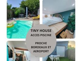 Tiny House avec jardin et accès piscine chauffée，位于雅莱地区圣梅达尔的小屋