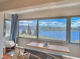 Iris Sunset View Home，位于萨摩斯的酒店