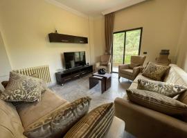 Batroun Green Serenity 2 BED - 24hr Electricity，位于拜特龙的酒店