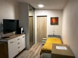 Nowoczesne Studio z ogrodem i parkingiem