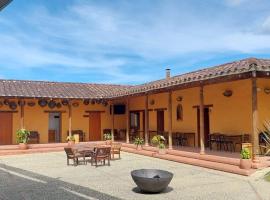 Hotel Campestre Ronda Ecuestre Rionegro，位于拉塞哈的酒店