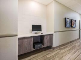 纽波特拉金塔旅馆及套房，位于新港的Spa酒店